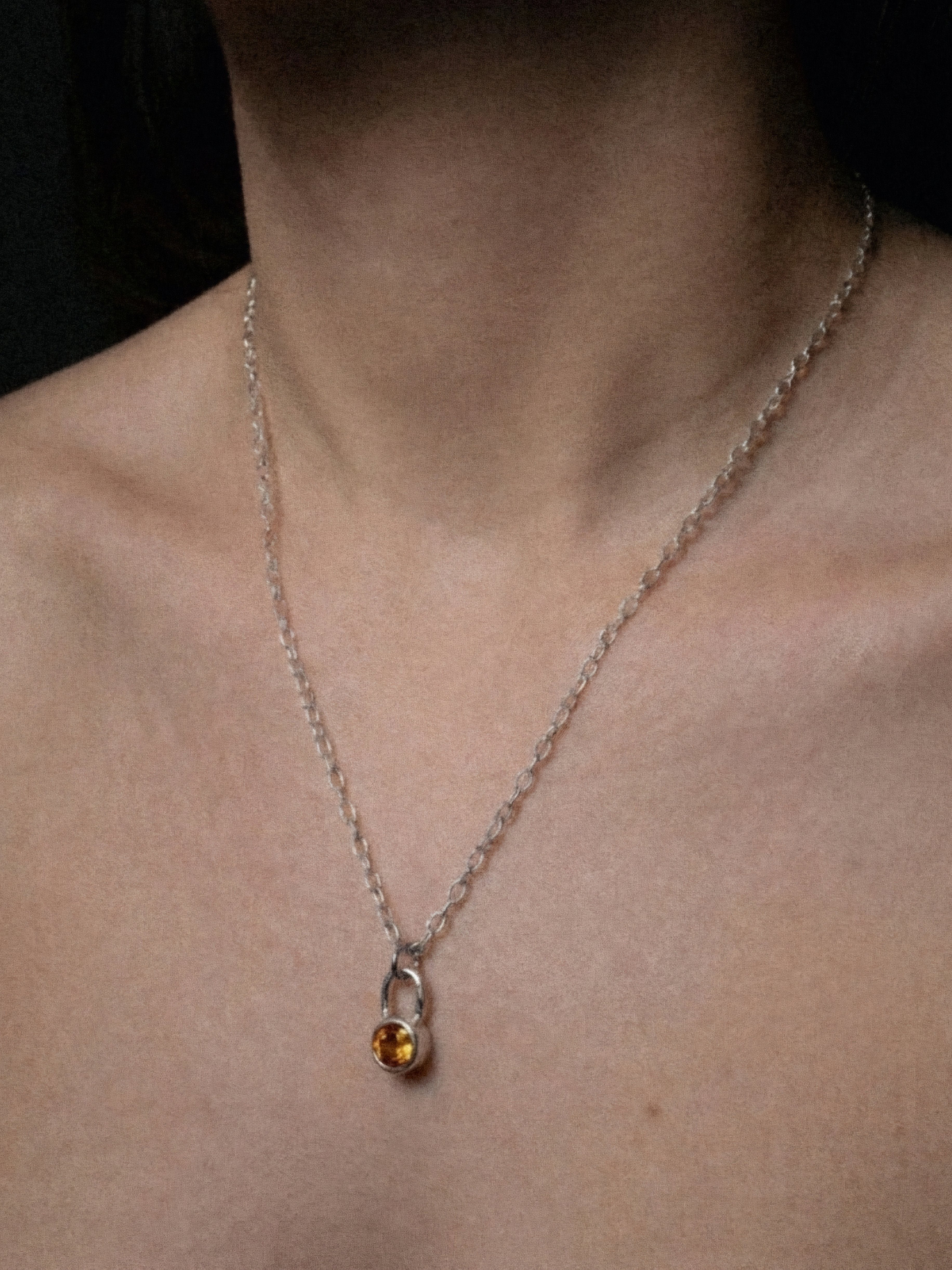 Stone Dot Chain